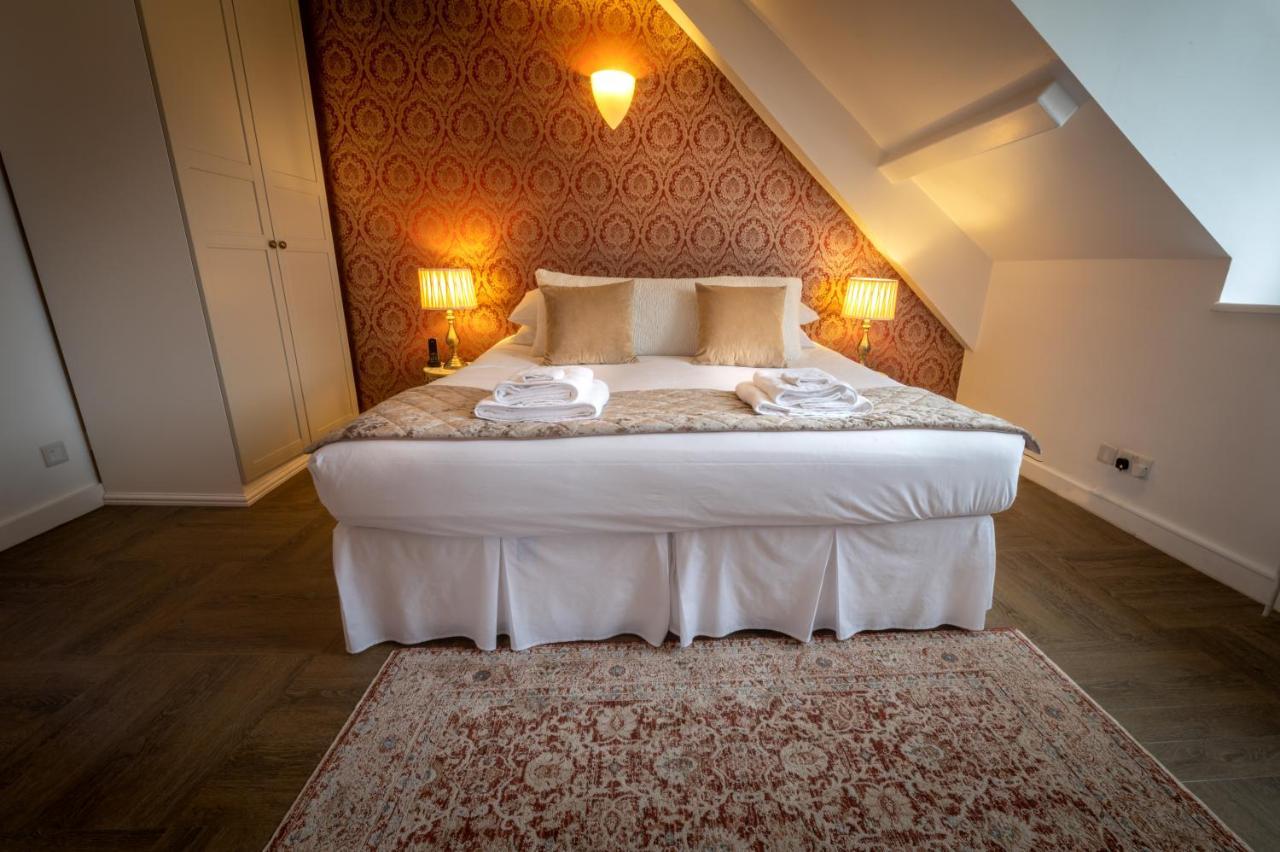 Croydon Hall Minehead Room photo